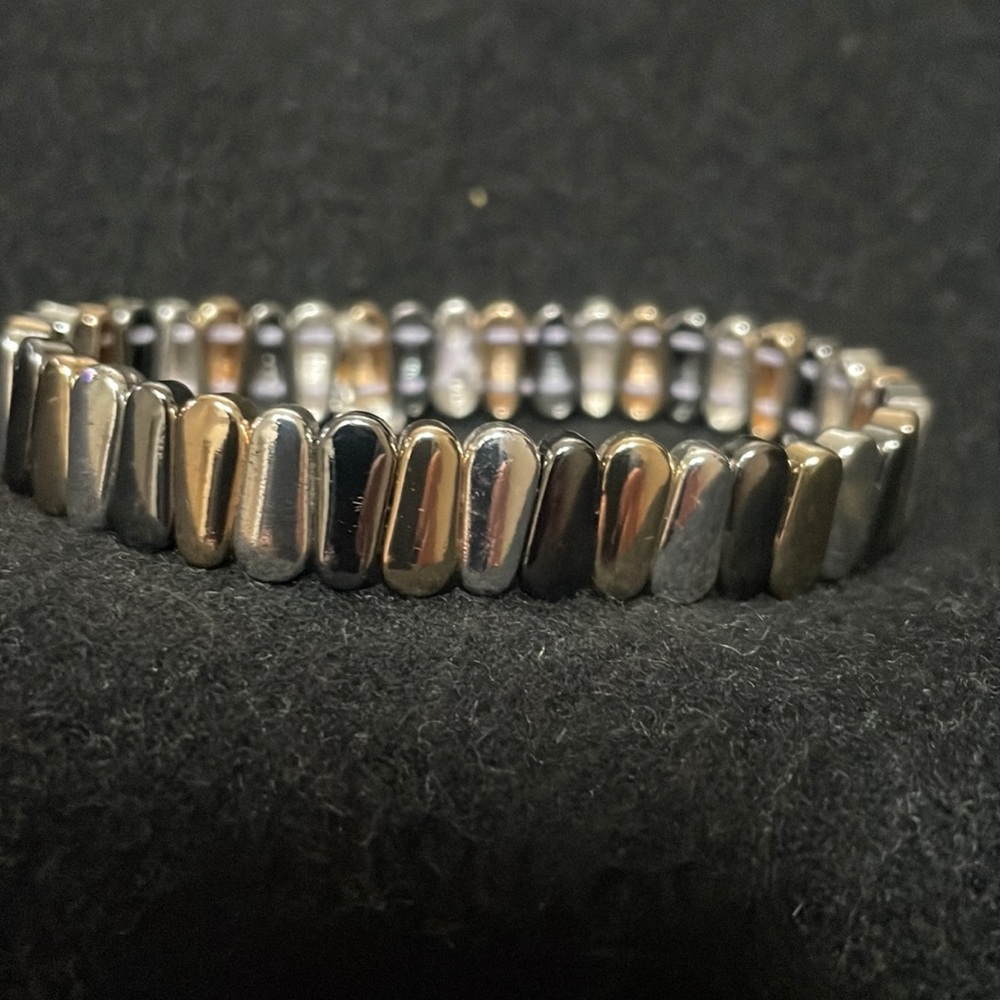 Stretchy silver and gold bracelet